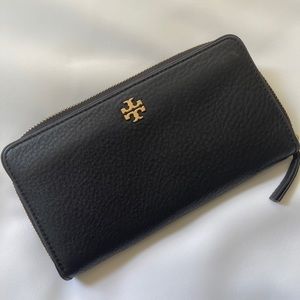 Tory Burch - Black ZIP CONTINENTAL WALLET